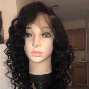 Curly black wig